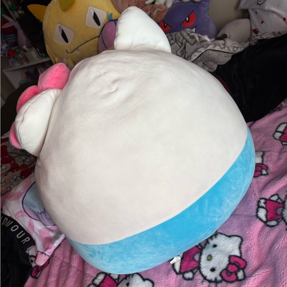 Hello Kitty Blue Plush with Pink Accents - Picture 3 of 6